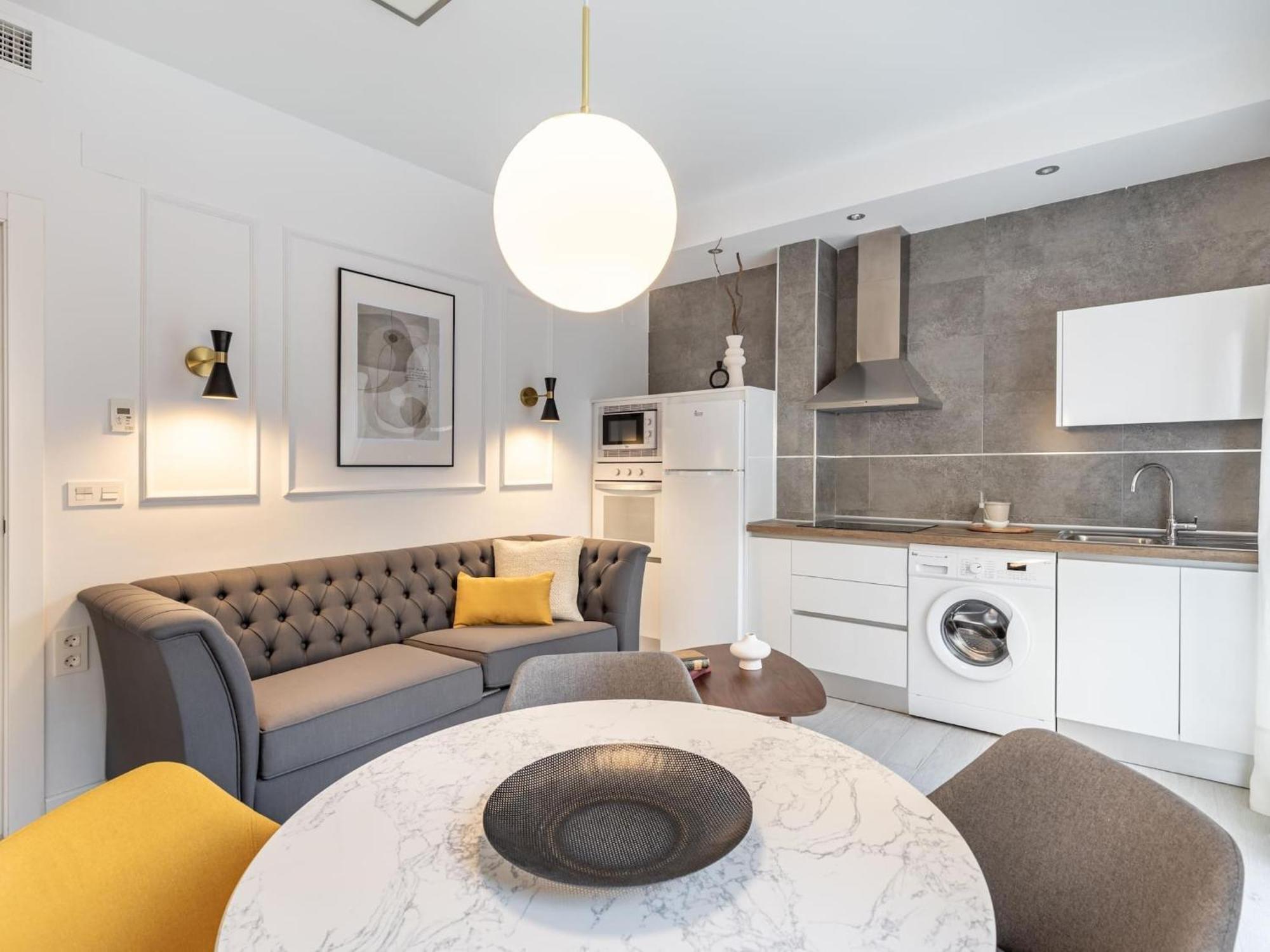Central Stylish And Elegant 1 & 2 Bedroom Apartments III Granada Exterior photo